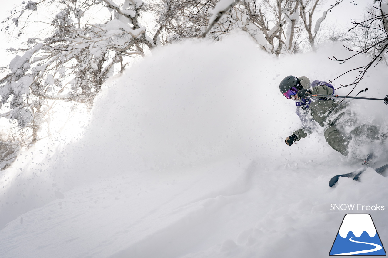 サッポロテイネ｜プロスキーヤー・中西太洋さんが、今季 SNOW Freaks 初登場。コンディション良好なゲレンデ＆パウダーを滑る、そして、撮る！